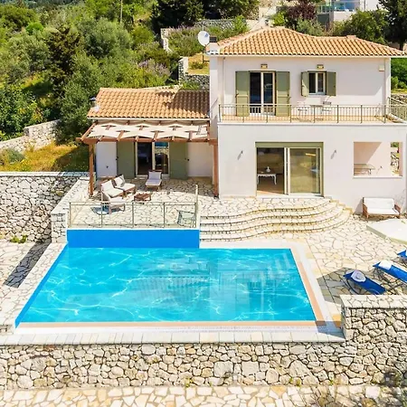 Sleeps 4 With Pool Air Con And Wifi * Mikros Gialos